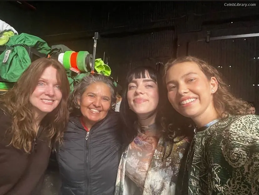 Billie Eilish photo 1 of 1845