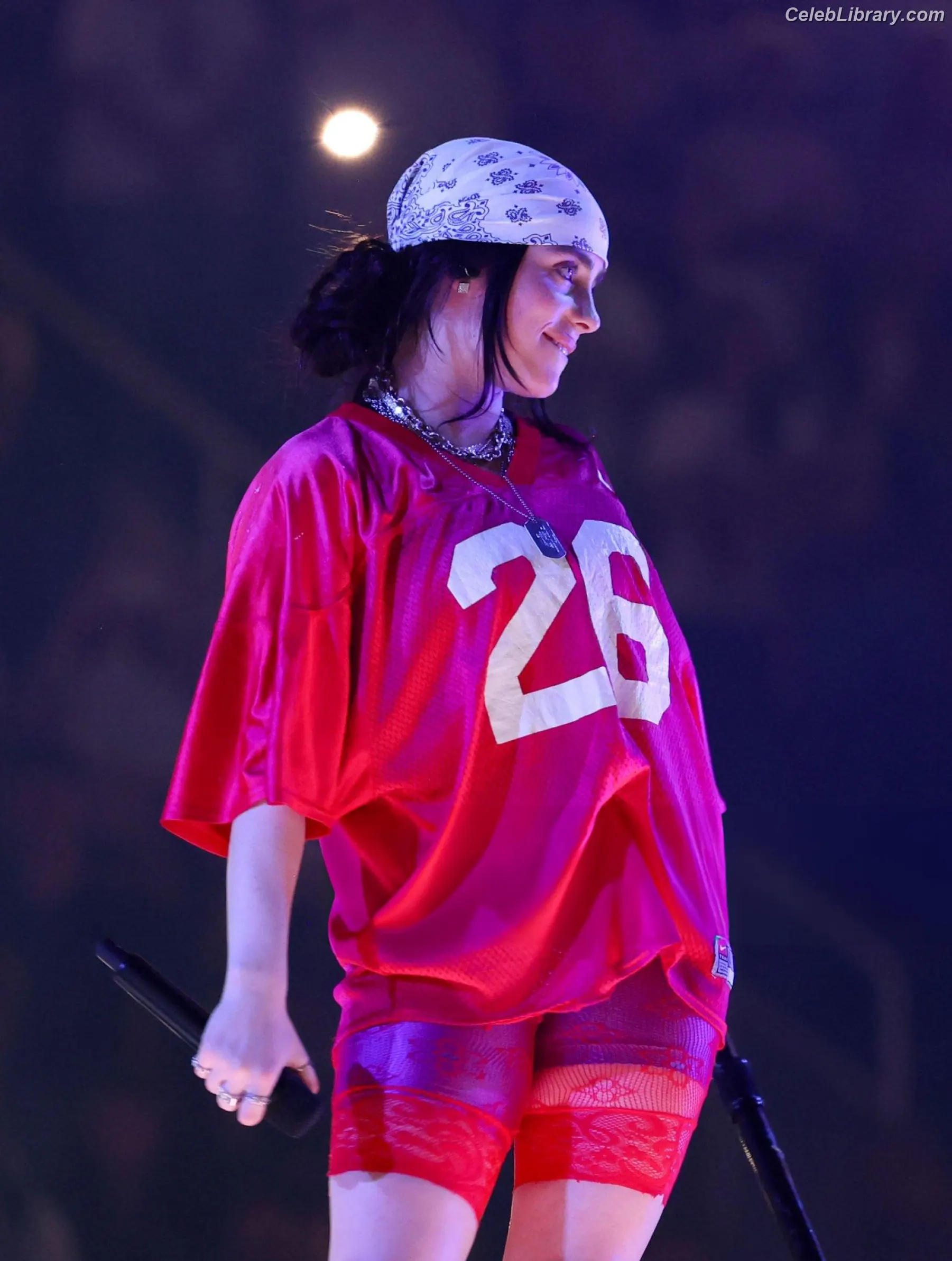Billie Eilish photo 1 of 1845