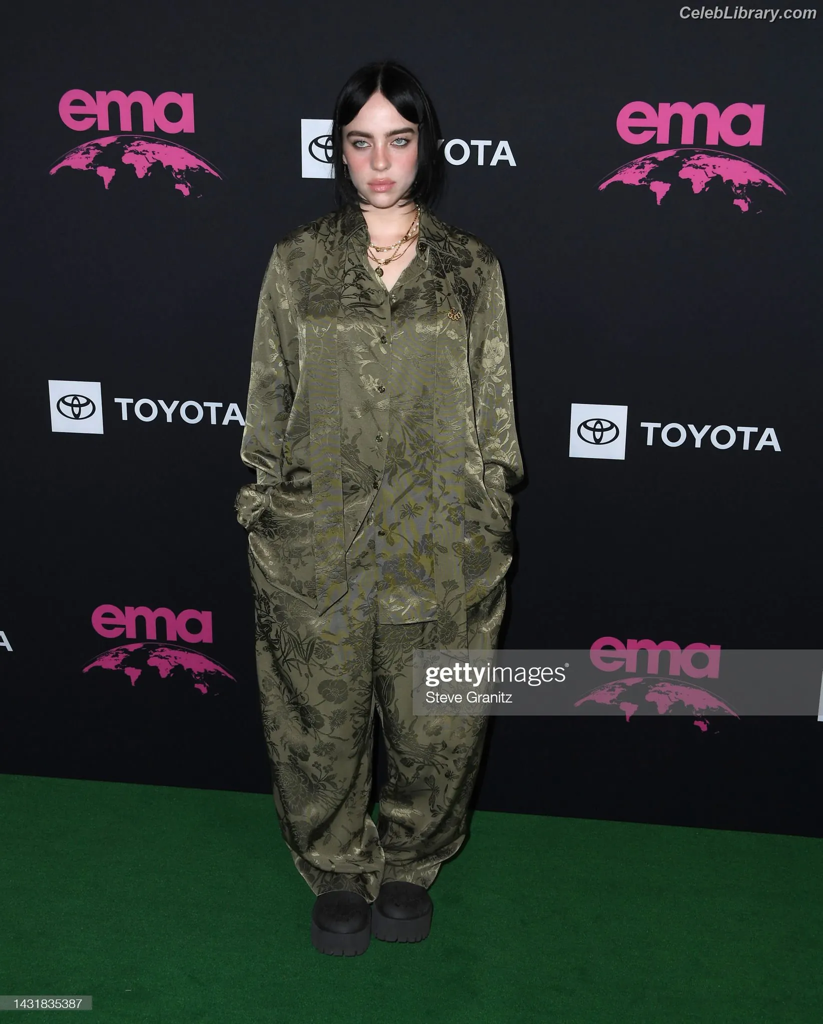 Billie Eilish photo 19 of 1845