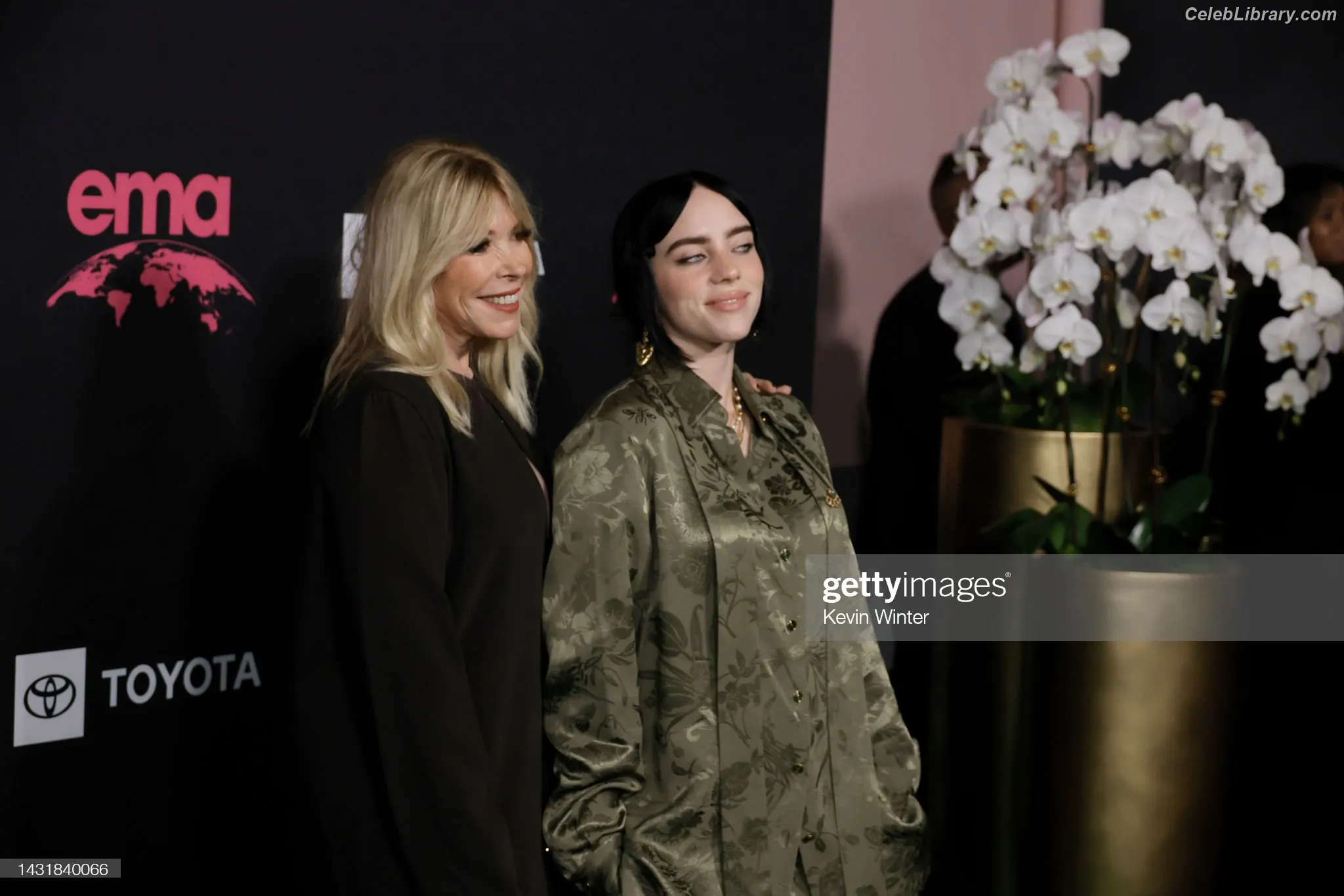 Billie Eilish photo 1 of 1845