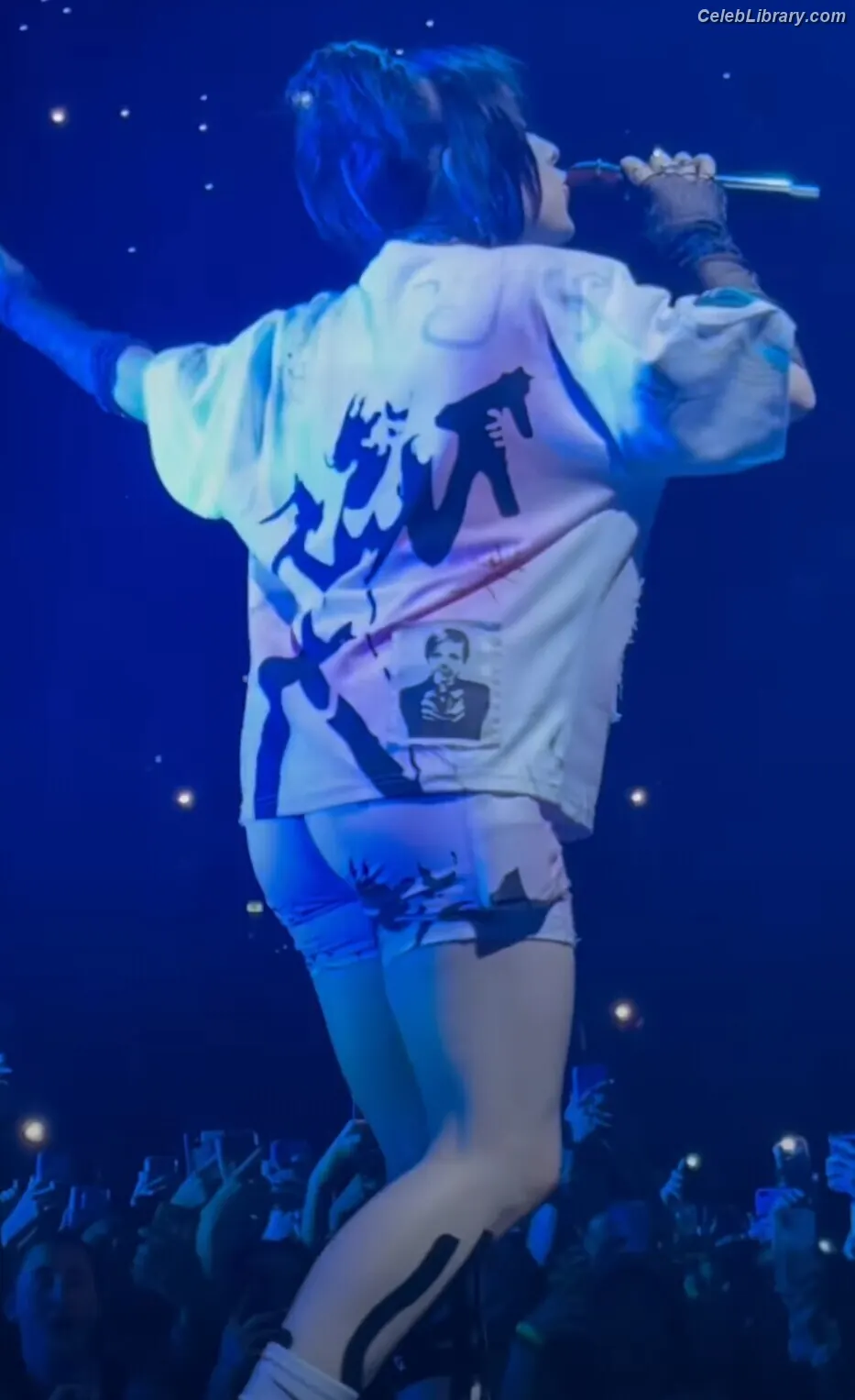 Billie Eilish photo 1 of 1845