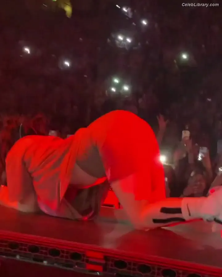 Billie Eilish photo 9 of 1845