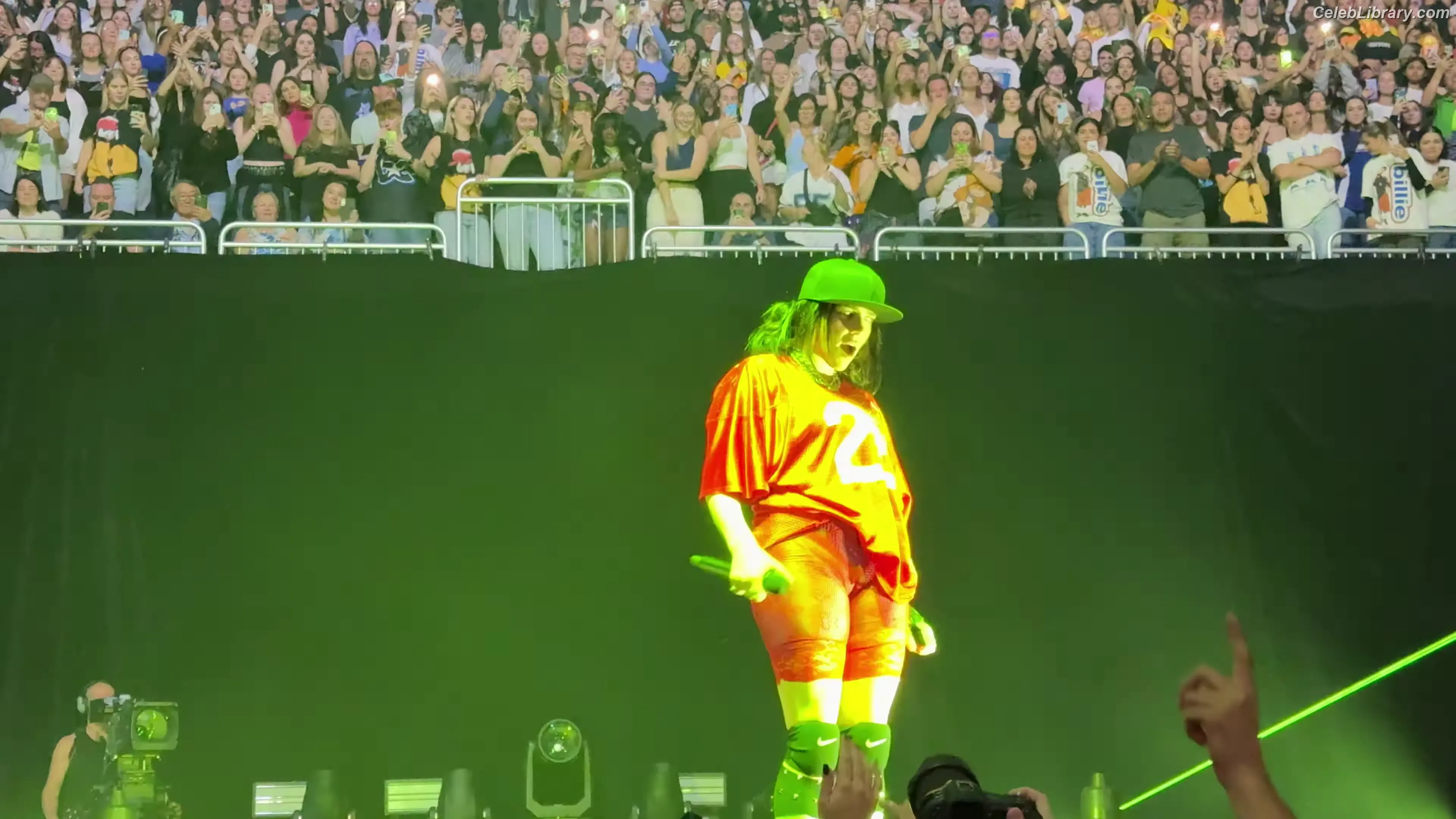 Billie Eilish photo 1 of 1845