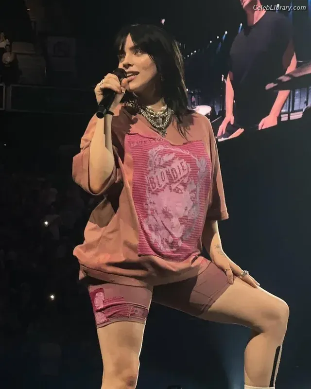 Billie Eilish photo 17 of 1845