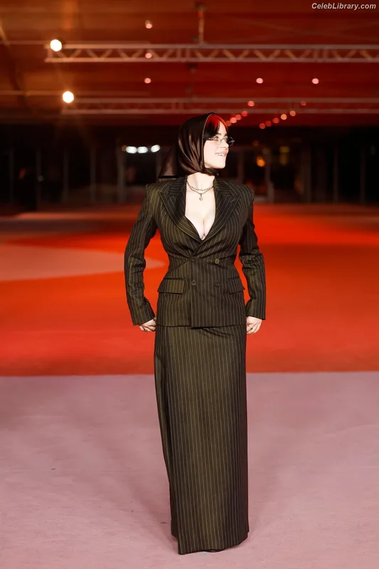 Billie Eilish photo 1 of 1846