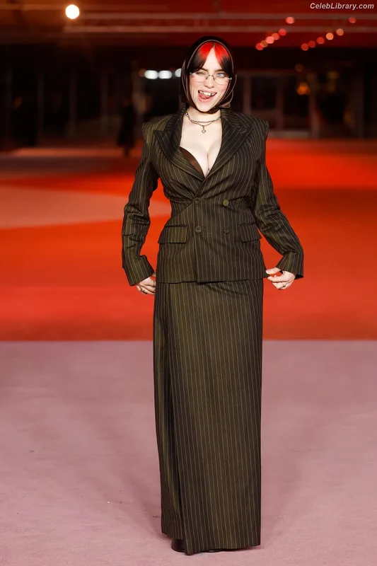 Billie Eilish photo 5 of 1846