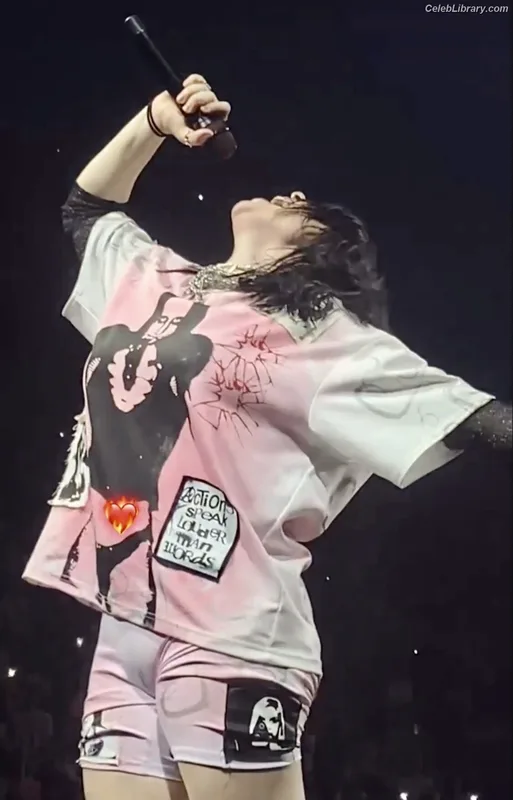 Billie Eilish photo 3 of 1846