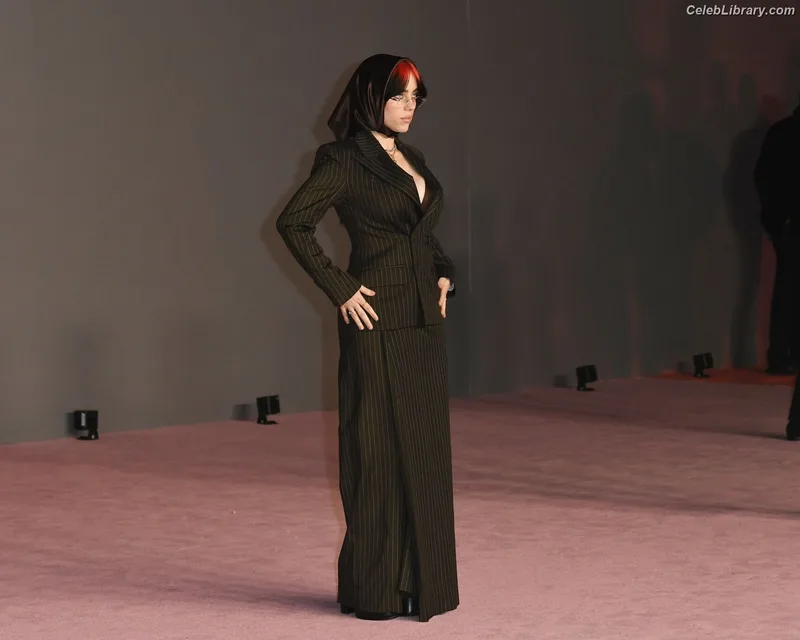Billie Eilish photo 4 of 1846