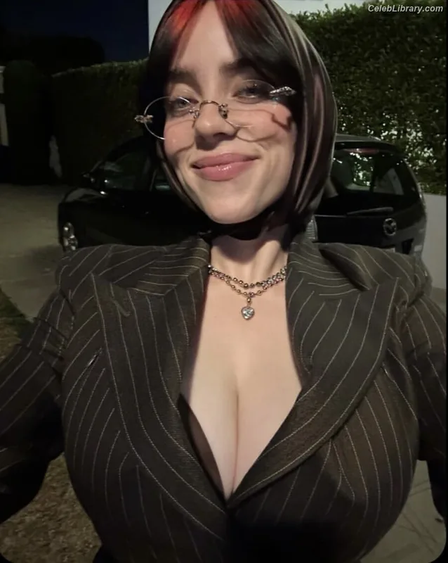 Billie Eilish photo 3 of 1846