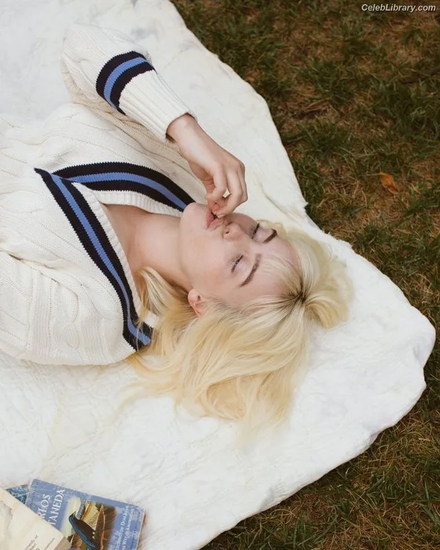 Billie Eilish photo 4 of 1846