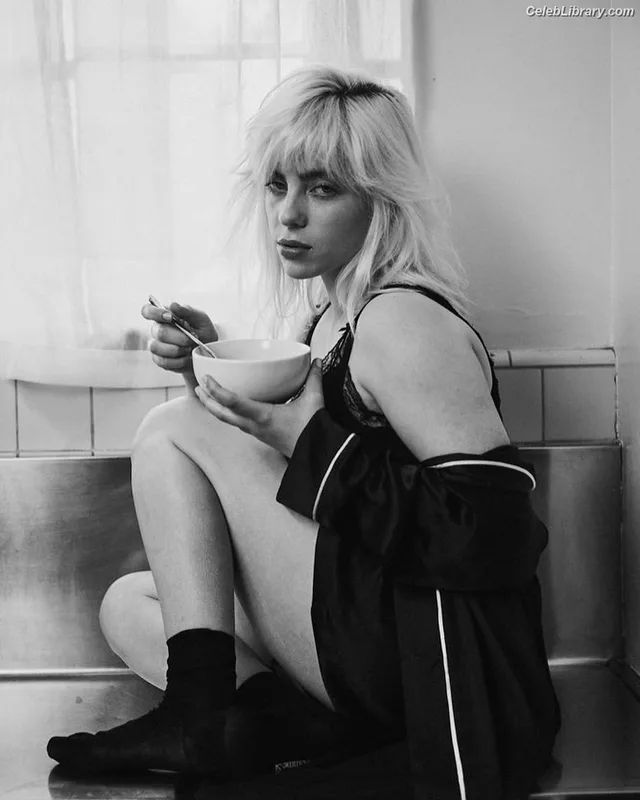 Billie Eilish photo 12 of 1846
