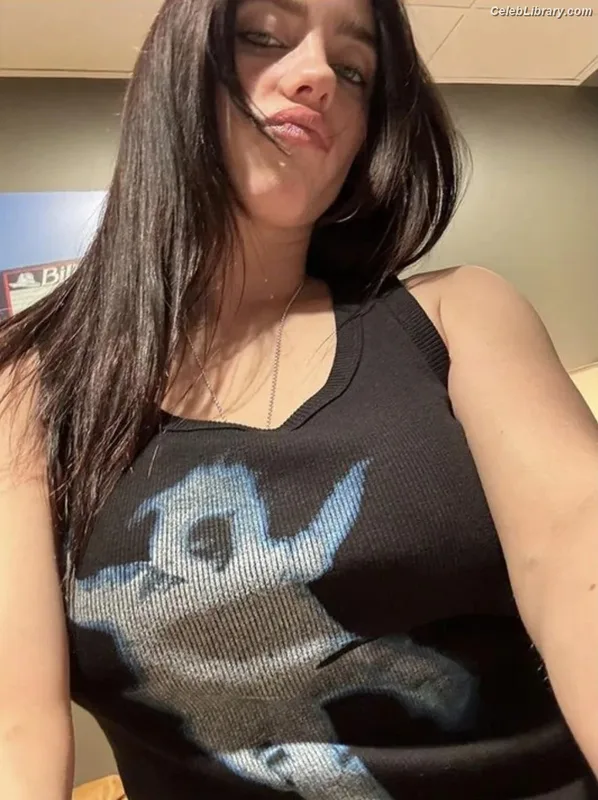 Billie Eilish photo 24 of 1846
