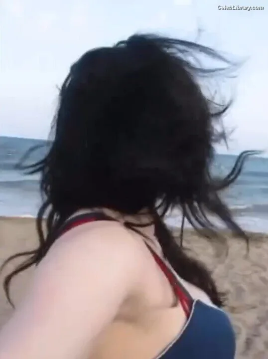 Billie Eilish photo 6 of 1846