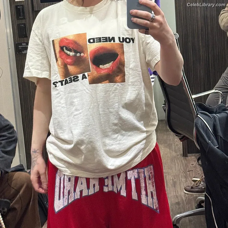 Billie Eilish photo 6 of 1846