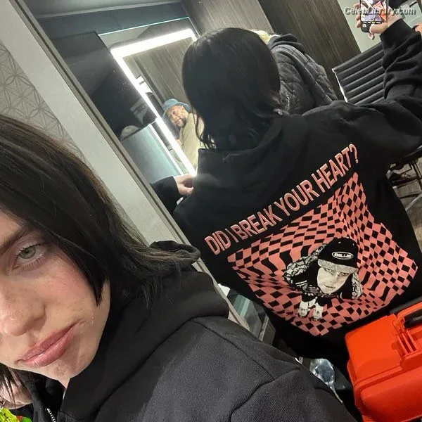 Billie Eilish photo 7 of 1846