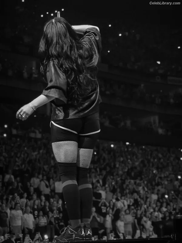 Billie Eilish photo 18 of 1846