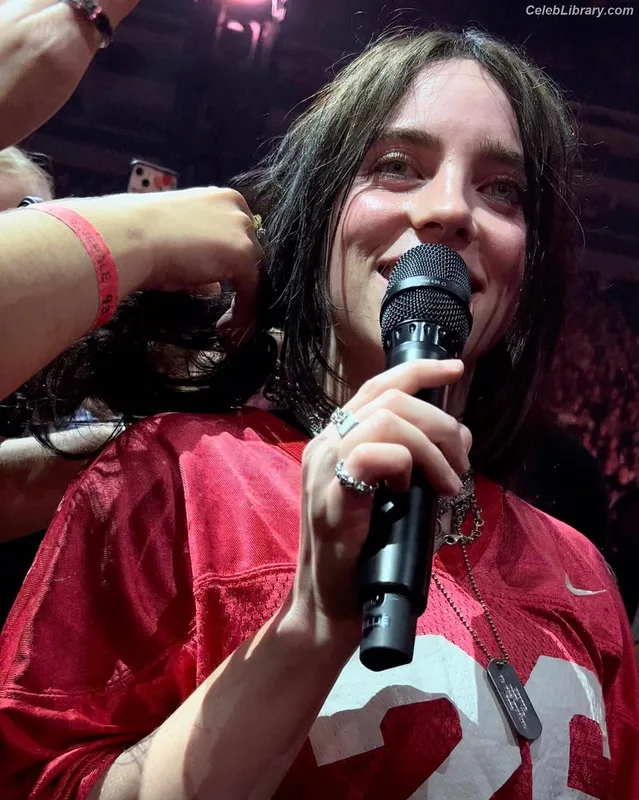 Billie Eilish photo 11 of 1846