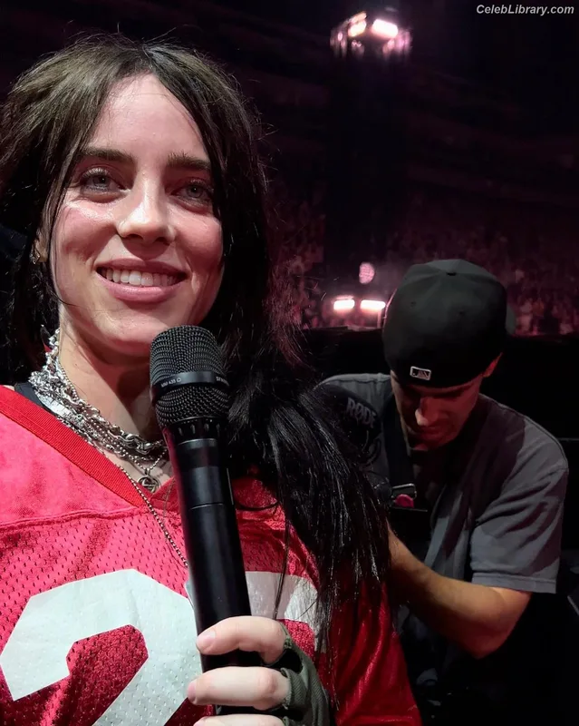 Billie Eilish photo 13 of 1846