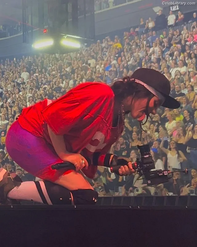 Billie Eilish photo 16 of 1846