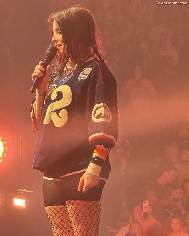 Billie Eilish photo 3 of 1846
