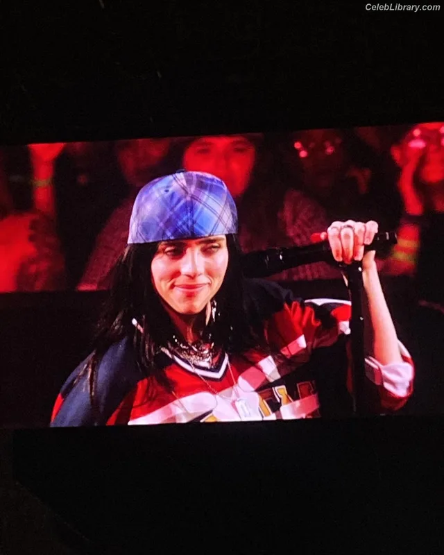 Billie Eilish photo 16 of 1846