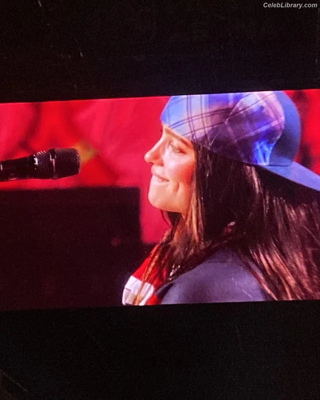 Billie Eilish photo 19 of 1846