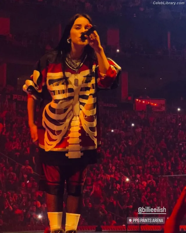 Billie Eilish photo 22 of 1846