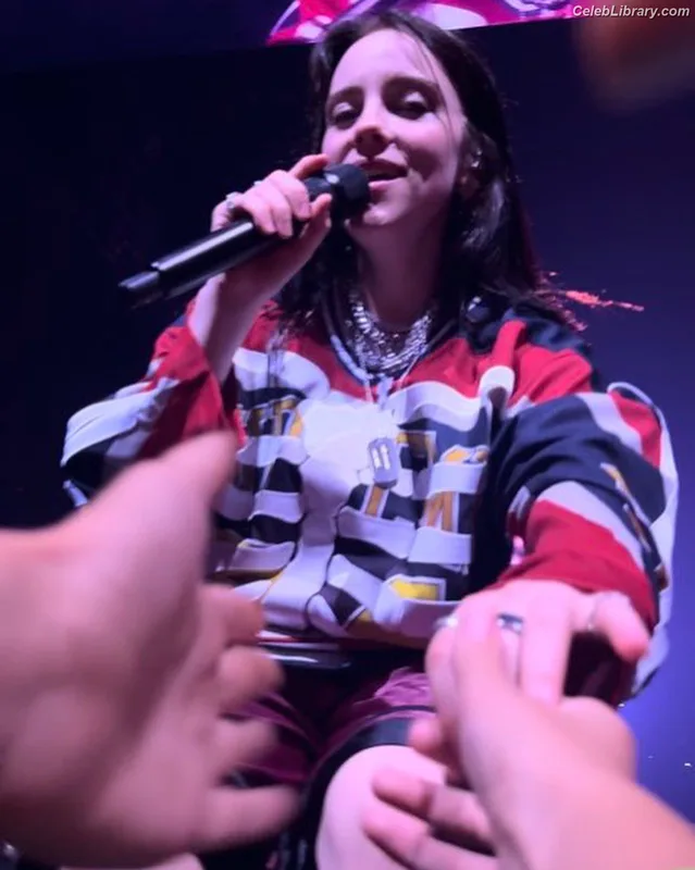Billie Eilish photo 1 of 1846