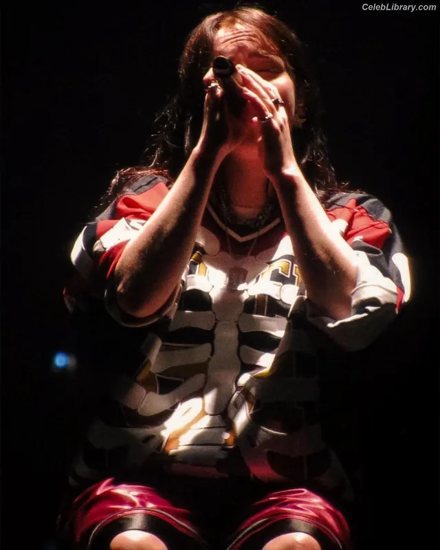 Billie Eilish photo 3 of 1846