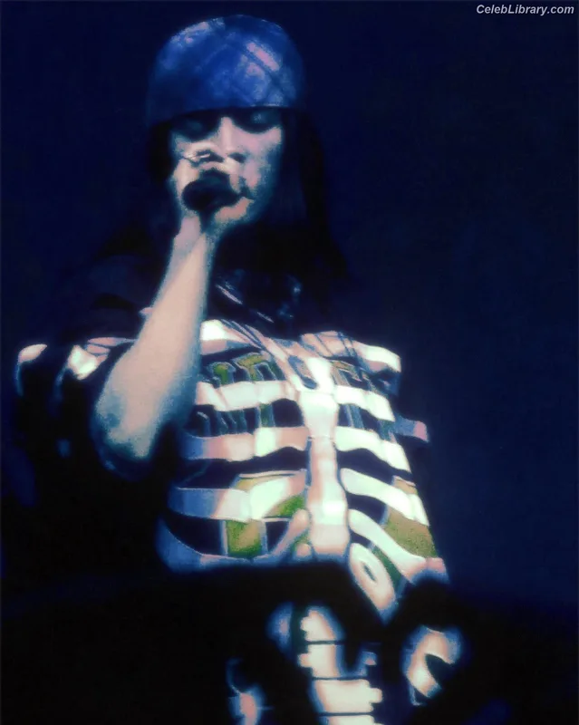 Billie Eilish photo 5 of 1846