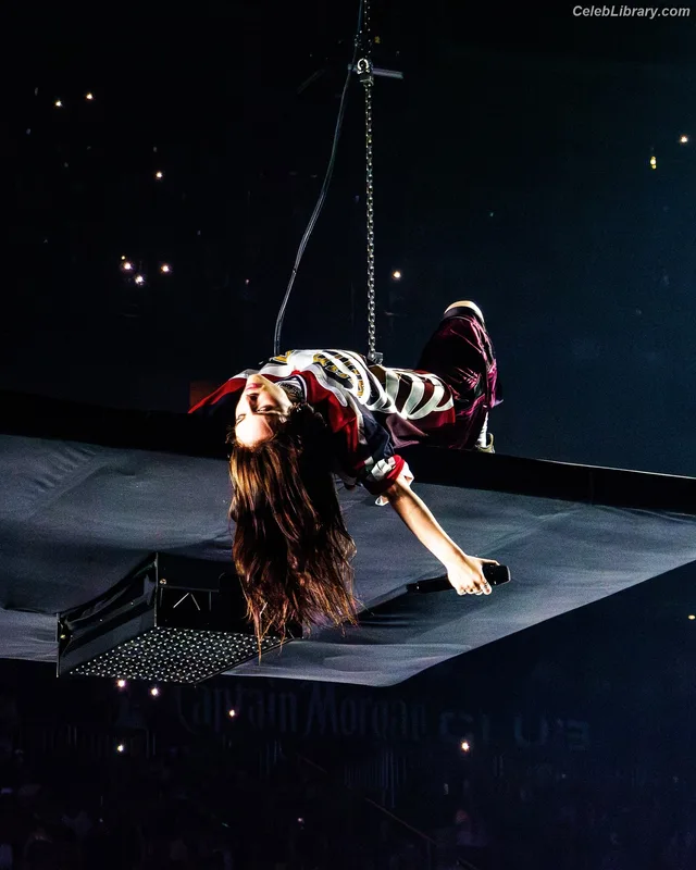 Billie Eilish photo 14 of 1846