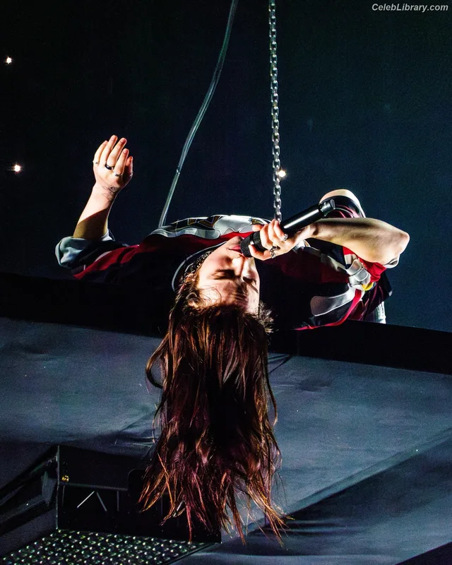Billie Eilish photo 16 of 1846