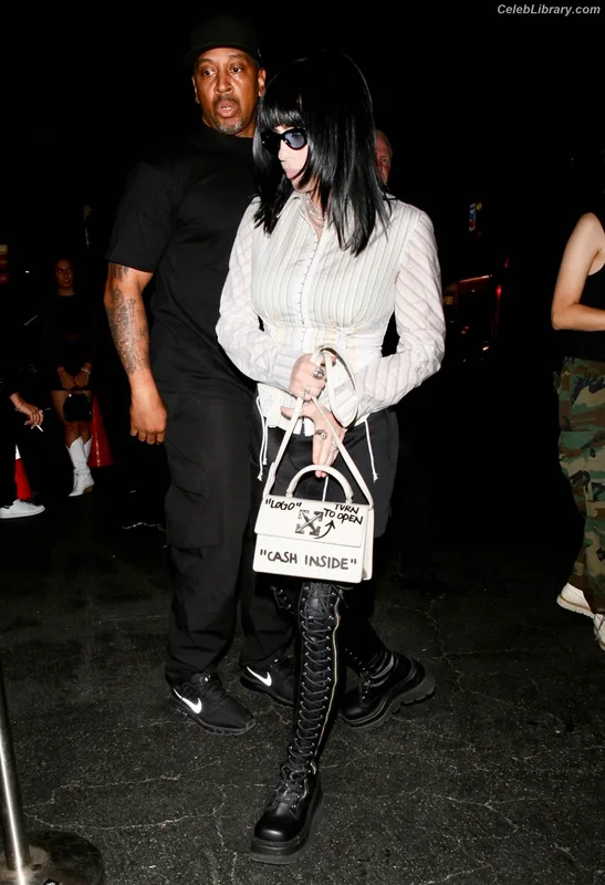 Billie Eilish photo 3 of 1846