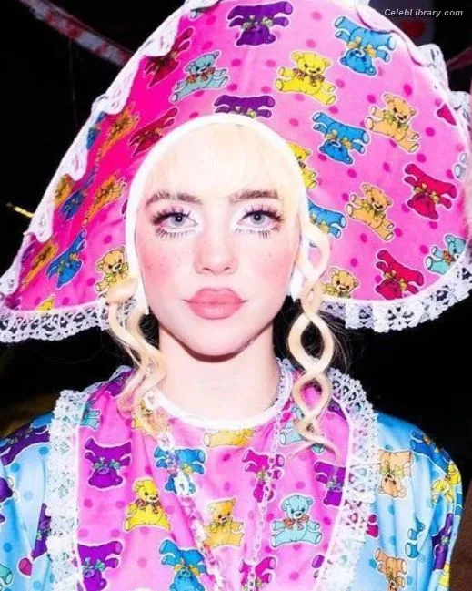 Billie Eilish photo 17 of 1846