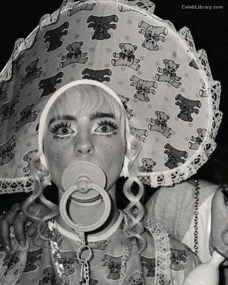 Billie Eilish photo 18 of 1846