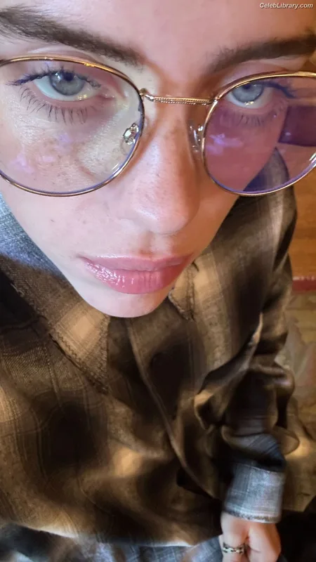 Billie Eilish photo 22 of 1846