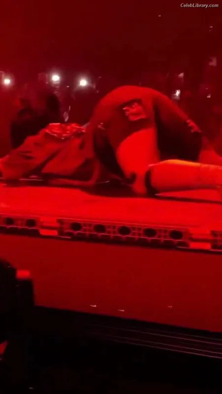 Billie Eilish photo 2 of 1846