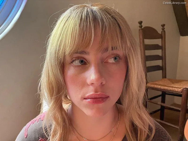 Billie Eilish photo 21 of 1846