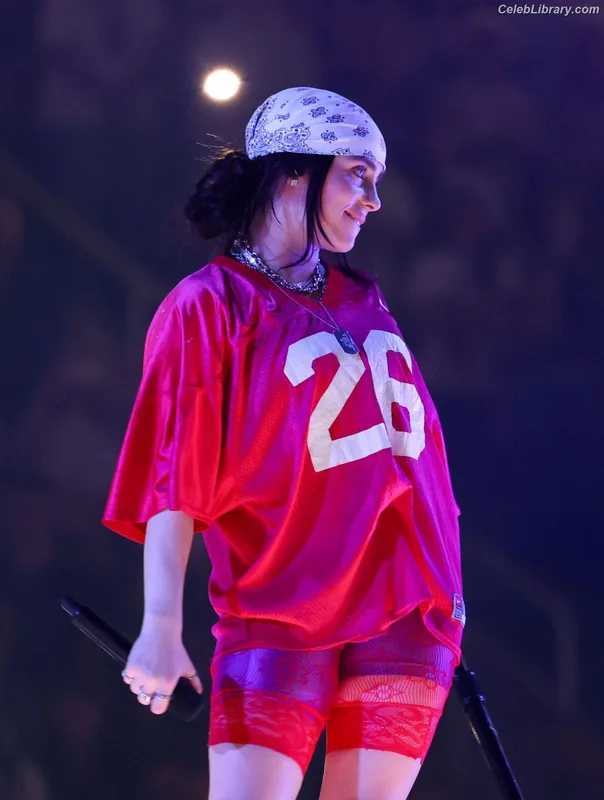 Billie Eilish photo 1 of 1846