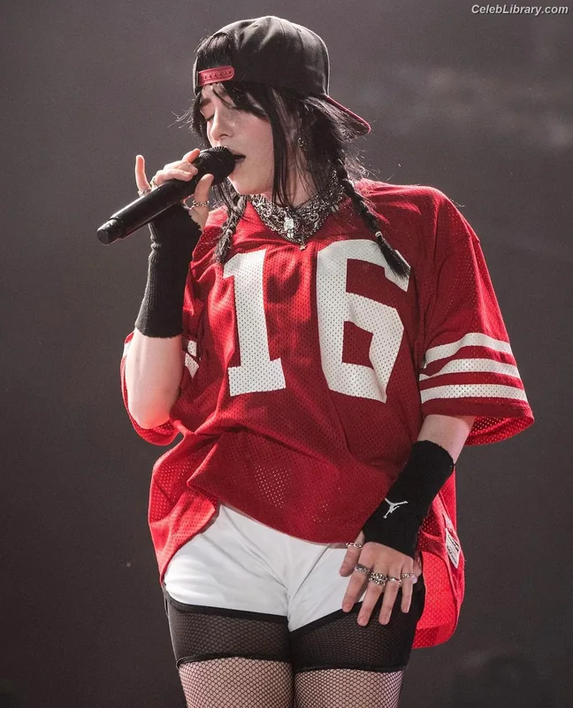 Billie Eilish photo 17 of 1846