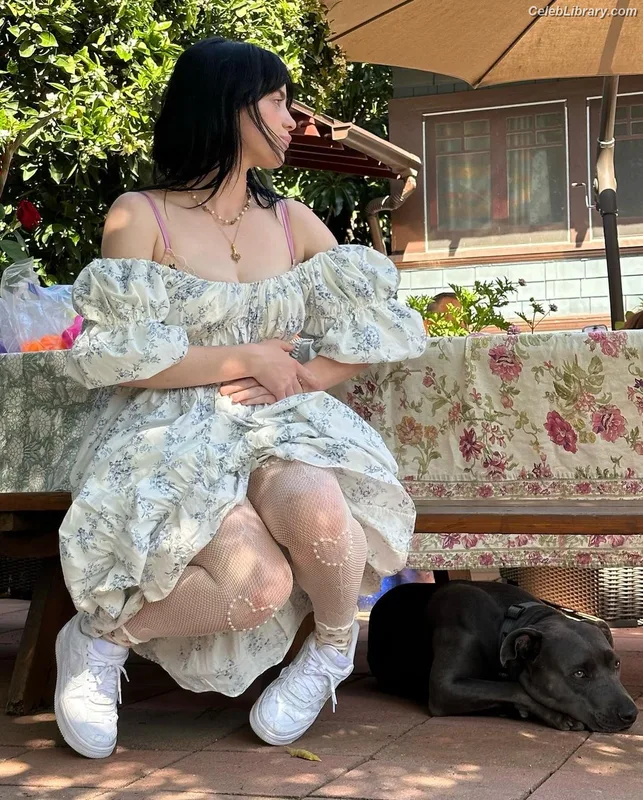 Billie Eilish photo 1 of 1846