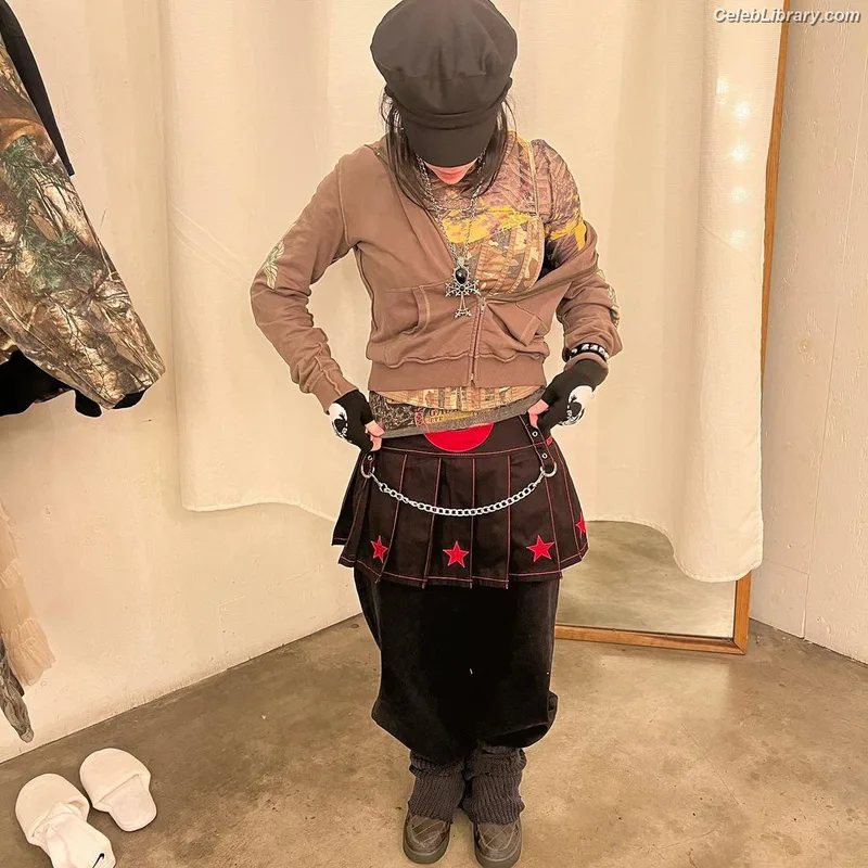 Billie Eilish photo 12 of 1846