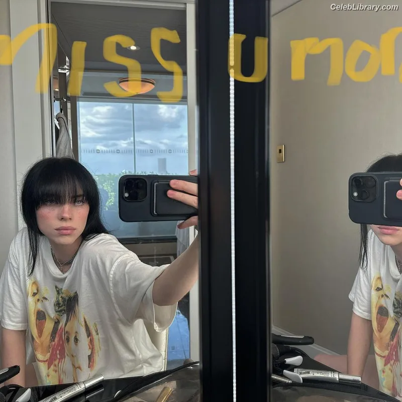 Billie Eilish photo 18 of 1846