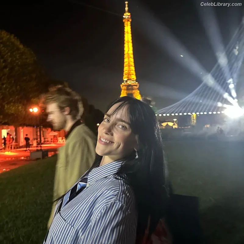 Billie Eilish photo 22 of 1846