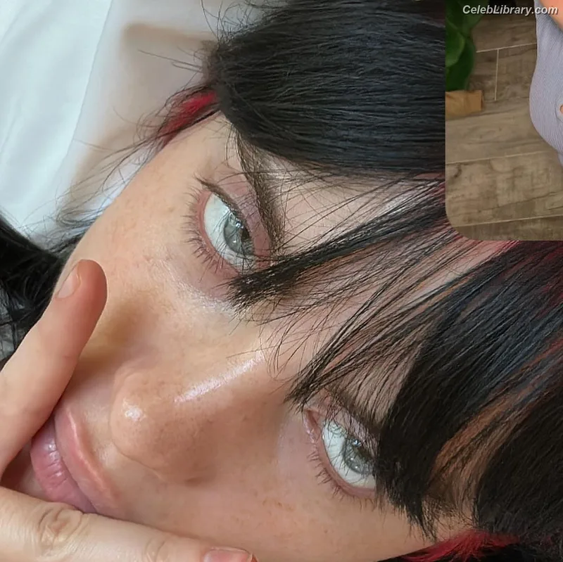 Billie Eilish photo 17 of 1846