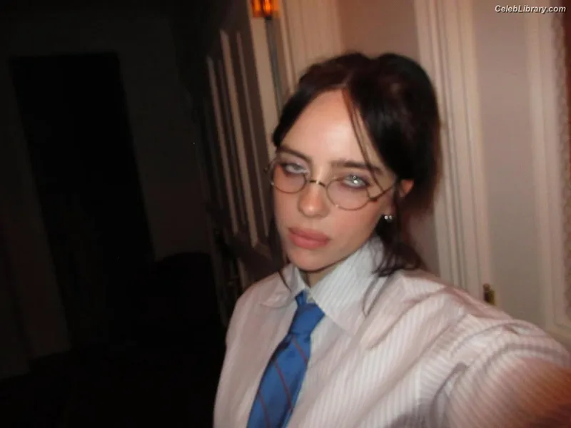 Billie Eilish photo 2 of 1846