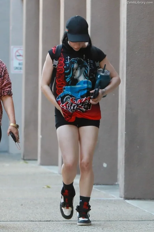 Billie Eilish photo 13 of 1846