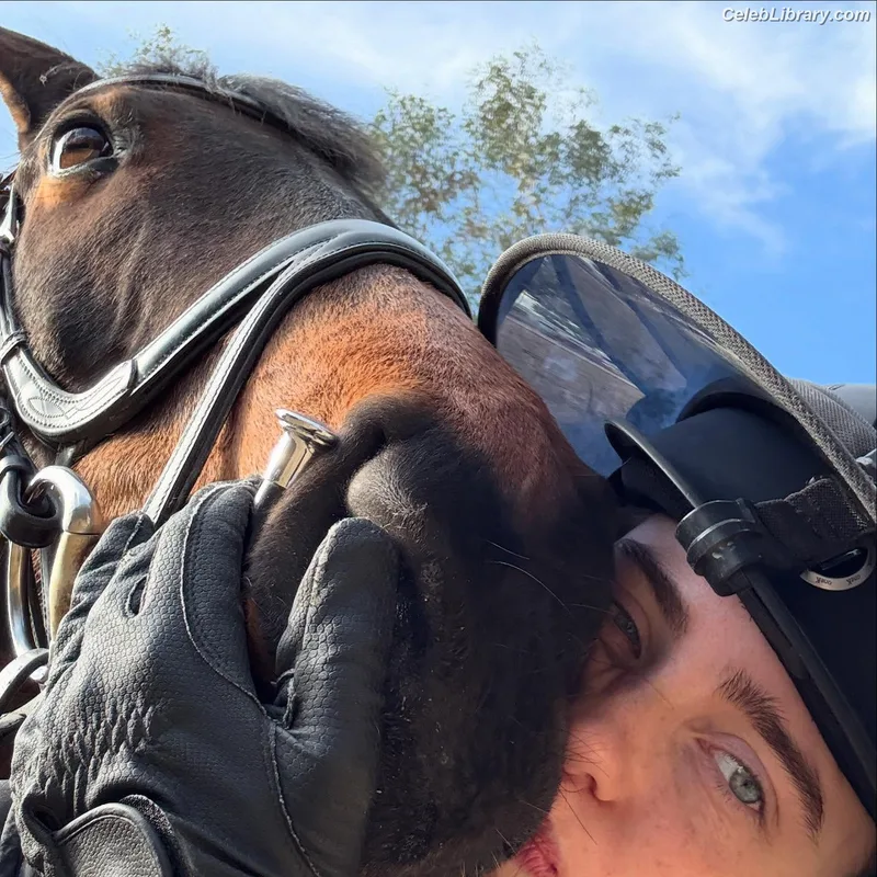 Billie Eilish photo 10 of 1846