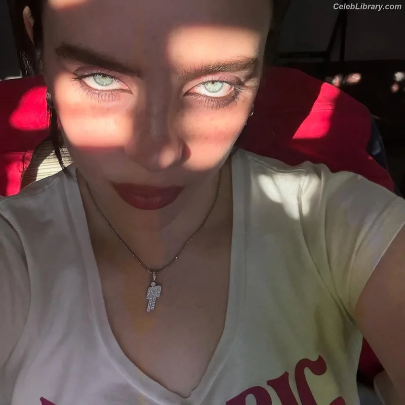 Billie Eilish photo 14 of 1846