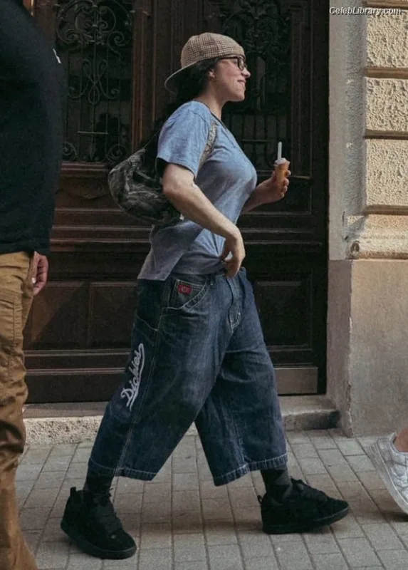 Billie Eilish photo 7 of 1846
